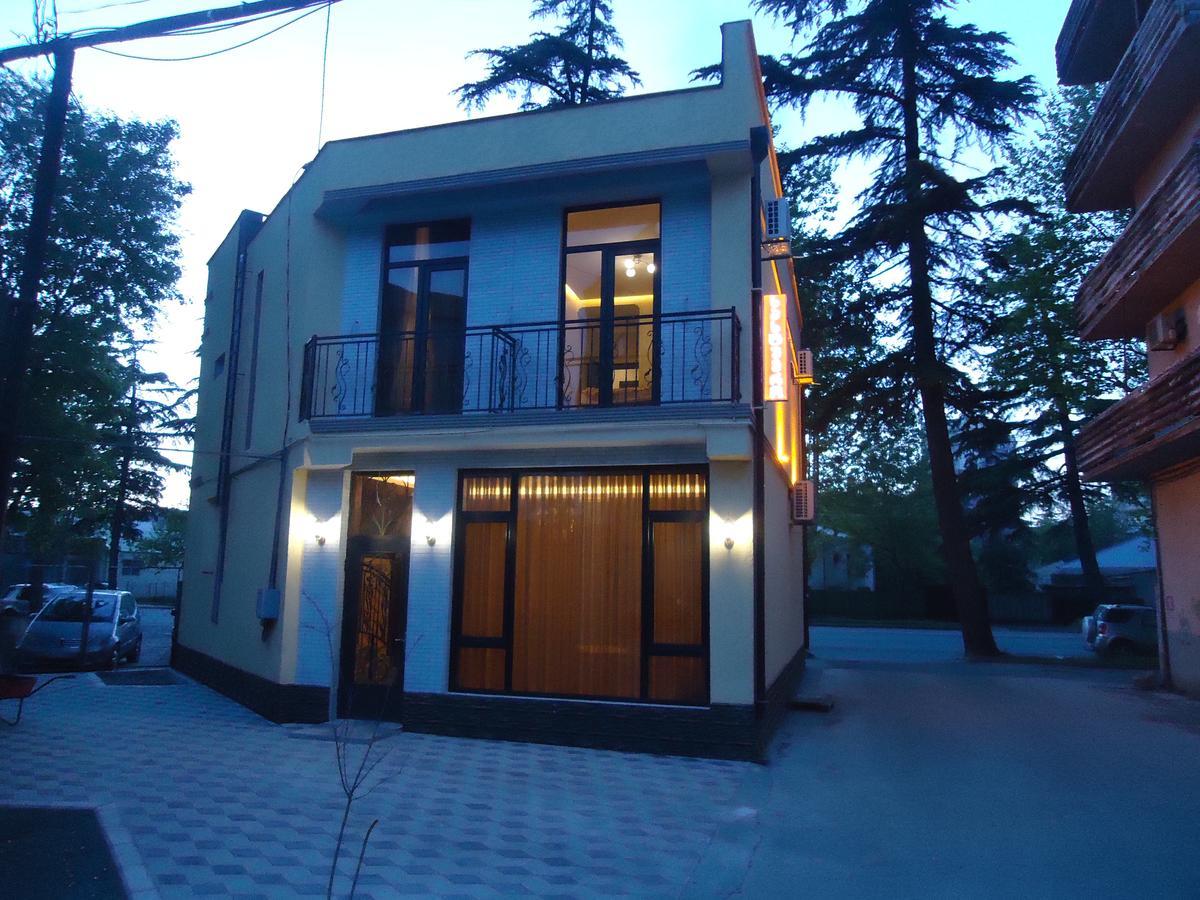 La'Rooms Koetaisi Buitenkant foto