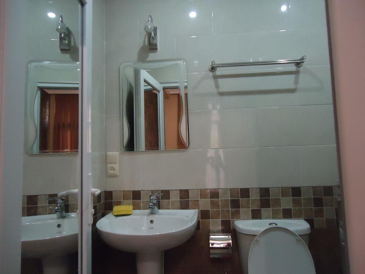 La'Rooms Koetaisi Buitenkant foto