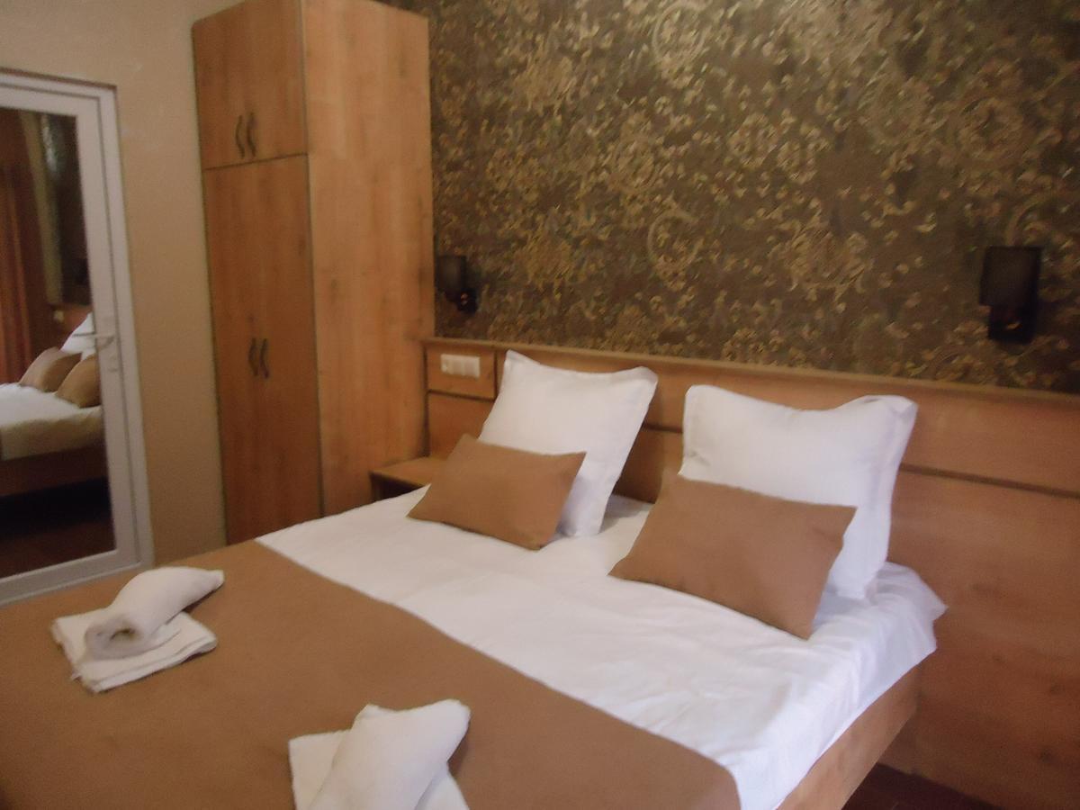 La'Rooms Koetaisi Buitenkant foto